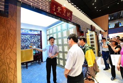 科技賦能生命終點 北京殯葬設(shè)備產(chǎn)品展推出智能寄存新方案